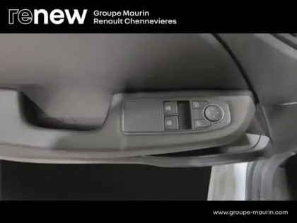 Photo 8 Renault Clio  1.6 E-Tech hybride 145ch Equilibre