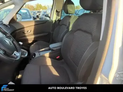 Photo 10 Renault Scenic Gén. IV (JFA) Ph2 Business 5