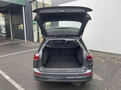 Photo 5 Volkswagen Golf  SW 1.5 eTSI OPF 130ch Life Plus DSG7