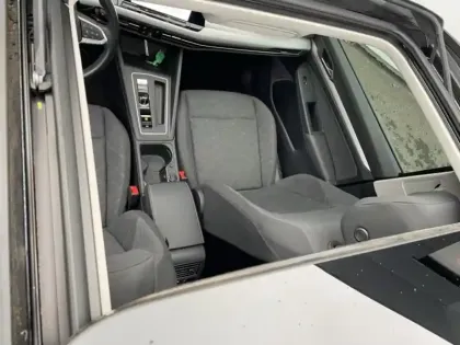 Photo 13 Volkswagen Golf  SW 1.5 eTSI OPF 130ch Life Plus DSG7