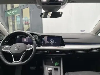 Photo 9 Volkswagen Golf  SW 1.5 eTSI OPF 130ch Life Plus DSG7