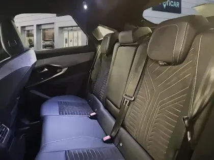 Photo 9 Peugeot 3008  1.2 Hybrid 136ch GT e-DCS6