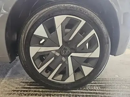 Photo 10 Peugeot 208  1.2 PureTech 100ch S&S Active