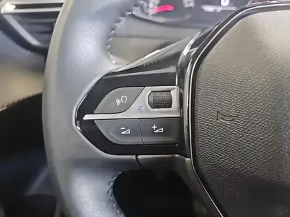 Photo 13 Peugeot 208  1.2 PureTech 100ch S&S Active