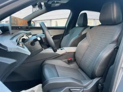 Photo 8 Peugeot 3008  1.2 Hybrid 136ch Allure e-DCS6