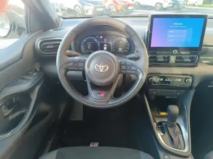 Photo 11 Toyota Yaris  130h GR Sport 5p MY25