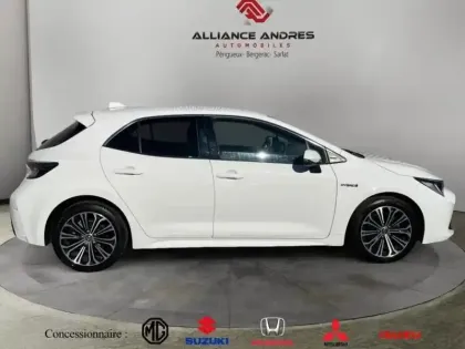 Photo 5 Toyota Corolla  122h Design