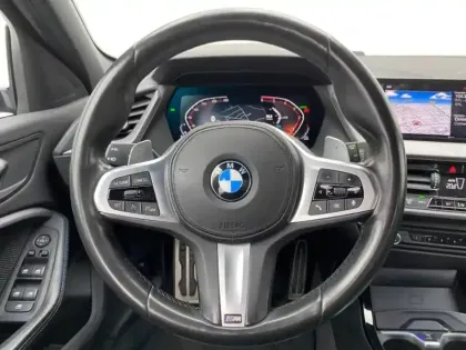 Photo 11 BMW Serie 1 Série 1 120dA xDrive 190ch M Sport