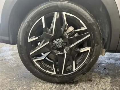 Photo 12 Peugeot 5008  Hybrid 145ch Allure e-DCS6