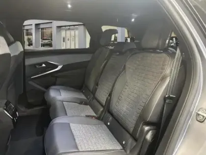 Photo 9 Peugeot 5008  Hybrid 145ch Allure e-DCS6