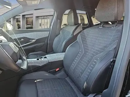 Photo 8 Peugeot 3008  1.2 Hybrid 136ch Allure e-DCS6