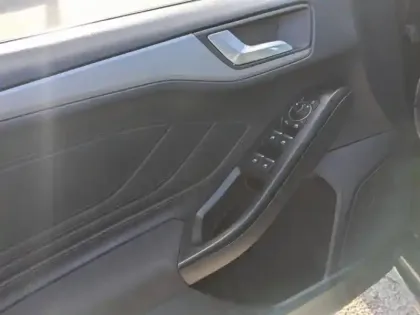 Photo 10 Ford Focus  1.0 Flexifuel mHEV 125ch ST-Line Design