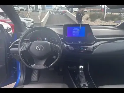 Photo 11 Toyota C-HR  122ch Distinctive 1.8L MY22