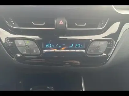 Photo 13 Toyota C-HR  122ch Distinctive 1.8L MY22