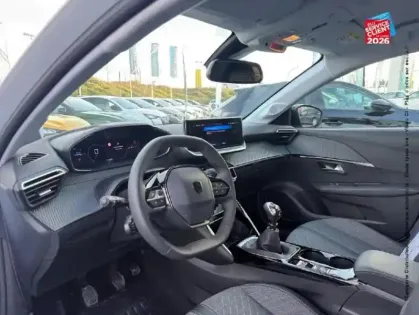 Photo 14 Peugeot 208  1.2 PureTech 100ch S&S Allure