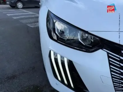 Photo 12 Peugeot 208  1.2 PureTech 100ch S&S Allure