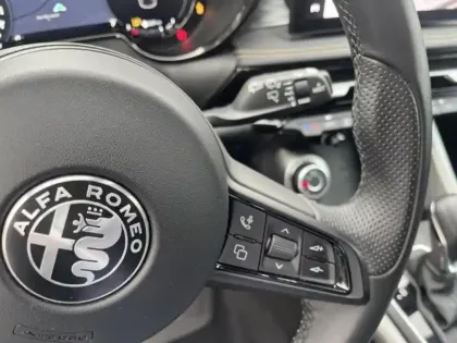 Photo 13 Alfa Romeo Tonale  1.3 PHEV 280ch Ti AT6 e-Q4