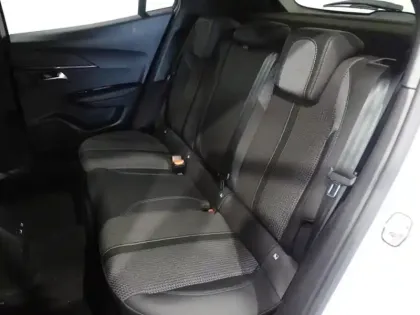 Photo 7 Peugeot 2008  e- 136ch GT