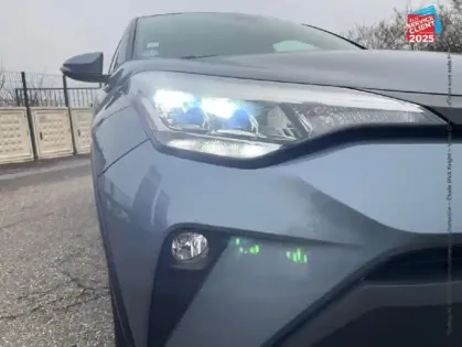 Photo 12 Toyota C-HR  122h Dynamic 2WD E-CVT MY20