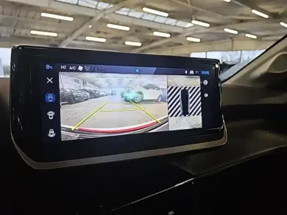 Photo 14 Peugeot 208  1.2 Hybrid 136ch Allure e-DCS6