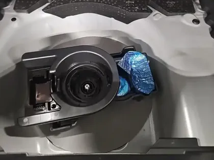 Photo 11 Peugeot 208  1.2 Hybrid 136ch Allure e-DCS6