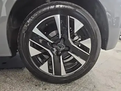 Photo 10 Peugeot 208  1.2 Hybrid 136ch Allure e-DCS6