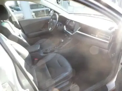 Photo 12 Kia Niro  1.6 GDi 105ch ISG + électrique 43.5ch Lounge DCT6 MY22