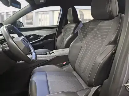 Photo 23 Peugeot 3008  1.2 Hybrid 136ch Allure e-DCS6