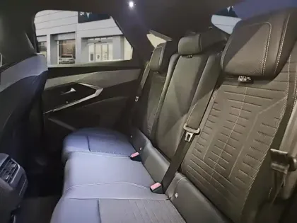 Photo 9 Peugeot 3008  1.2 Hybrid 136ch Allure e-DCS6