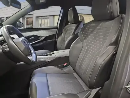 Photo 8 Peugeot 3008  1.2 Hybrid 136ch Allure e-DCS6