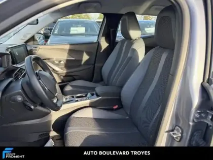 Photo 10 Peugeot 2008  e- 136ch Allure