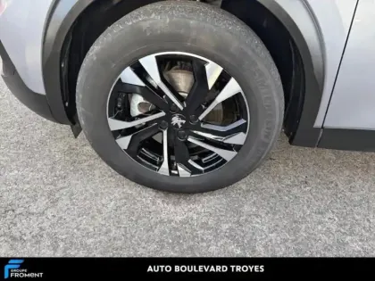 Photo 14 Peugeot 2008  e- 136ch Allure