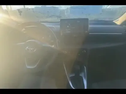 Photo 11 Toyota Yaris  116h Design 5p MY22 NG