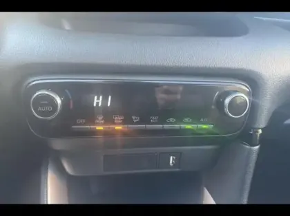 Photo 14 Toyota Yaris  116h Design 5p MY22 NG