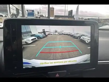 Photo 14 Toyota Yaris  Cross 116h Design Cargo 2WD