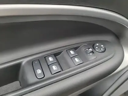 Photo 12 Jeep Avenger  1.2 Turbo T3 100ch Altitude