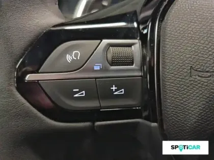 Photo 14 Peugeot 208  1.2 Hybrid 100ch Allure e-DCS6