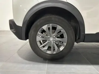 Photo 7 Peugeot 2008  e- 136ch Style