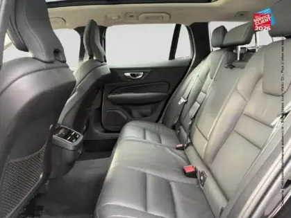 Photo 10 Volvo V60  B4 197ch Ultra Style Dark DCT 7 TOuvrant Siege chauf Volant chauf Camera