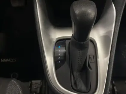 Photo 14 Toyota Yaris  116h Design 5p MY21