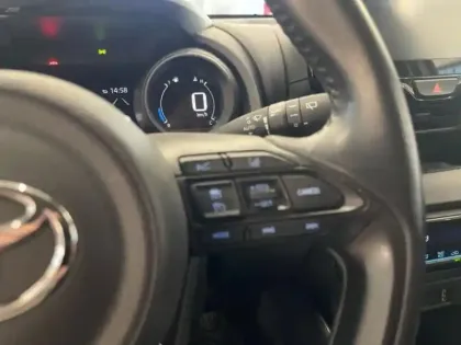 Photo 12 Toyota Yaris  116h Design 5p MY21