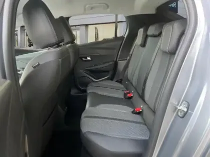 Photo 9 Peugeot 208  1.2 Hybrid 100ch Allure e-DCS6