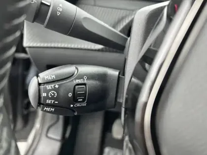 Photo 20 Peugeot 208  PureTech 75 S&S BVM5