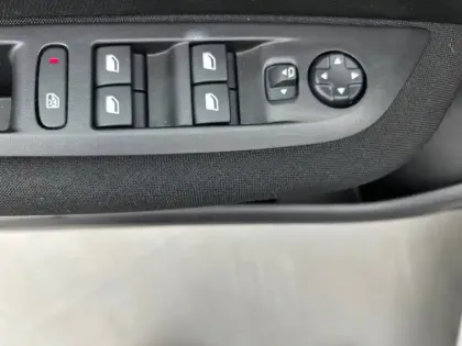 Photo 17 Peugeot 208  PureTech 75 S&S BVM5