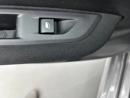 Photo 14 Peugeot 208  PureTech 75 S&S BVM5