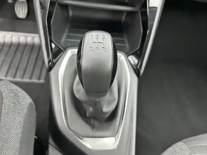 Photo 13 Peugeot 208  PureTech 75 S&S BVM5