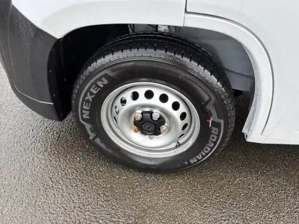 Photo 12 Peugeot Boxer  FGN TOLE 3.5 T D L2H2 140 CH AUT.