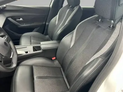 Photo 10 Peugeot 308  PureTech 130ch S&S EAT8