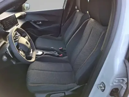 Photo 10 Peugeot 2008  Hybrid 145 e-DCS6