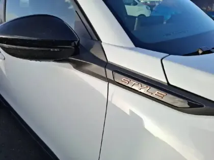 Photo 25 Peugeot 2008  Hybrid 145 e-DCS6